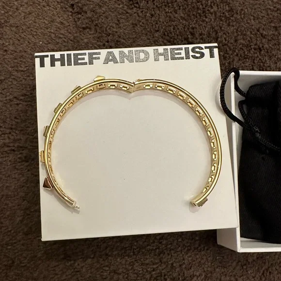 Thief And Heist 18k gold bracelet - Picture 6 of 10
